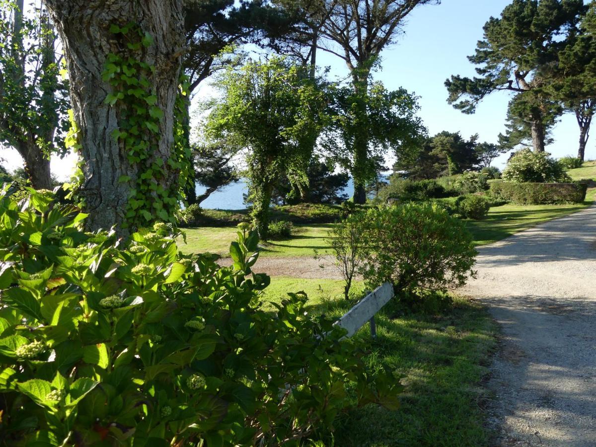 Aire De Camping Car, Caravane, Tente Emplacement Nu Avec Electricite Petit Camping Hotel Plestin-les-Greves Luaran gambar