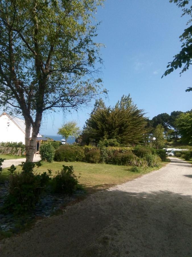 Aire De Camping Car, Caravane, Tente Emplacement Nu Avec Electricite Petit Camping Hotel Plestin-les-Greves Luaran gambar